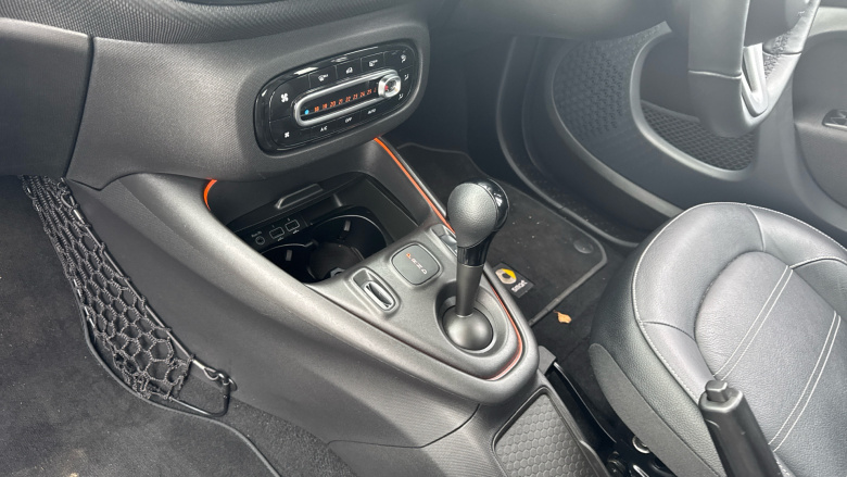 Smart EQ fortwo coupe 60kW EQ Exclusive 17kWh 2dr Auto [22kWCh] Electric Coupe